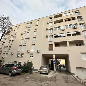 https://donatus-modern-apartment-near-the-bridge-centre.hotelinzadar.com